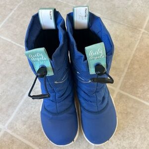 Like new Vivo Barefoot Arctic Angels Blue Kids Boots